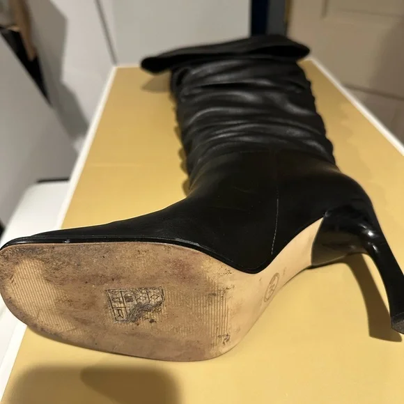 Michael Kors Elegant Black Leather Boots - Picture 3 of 4